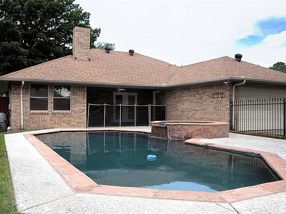 4th image of 904 Lakeland Dr
