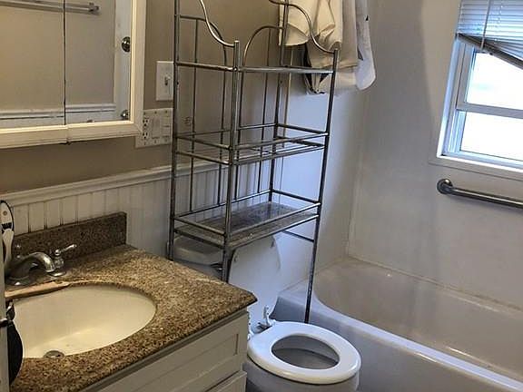 5th image of 172 Vassall St #2