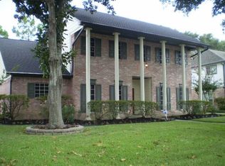1106 Horseshoe Dr, Sugar Land, TX 77478