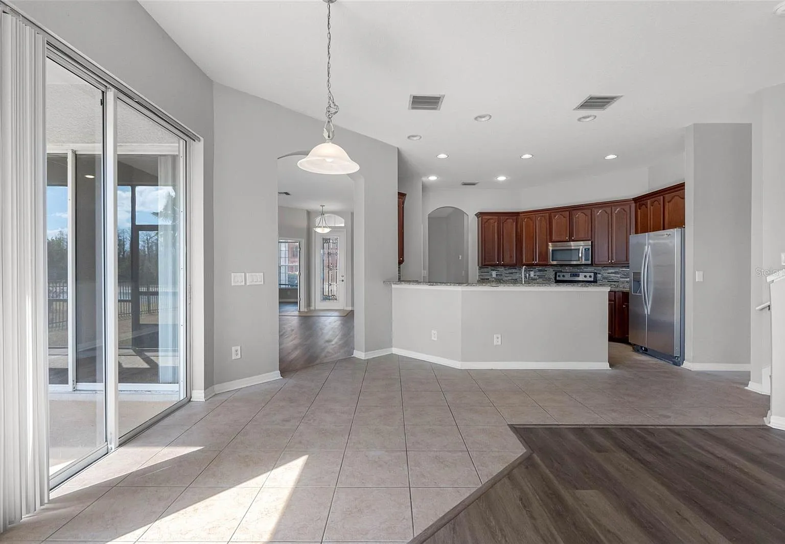 4 bed, 2815 sqft, $3,100 — Photo 4