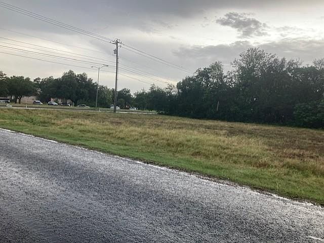 2nd image of 8006 Forest Wood Rd