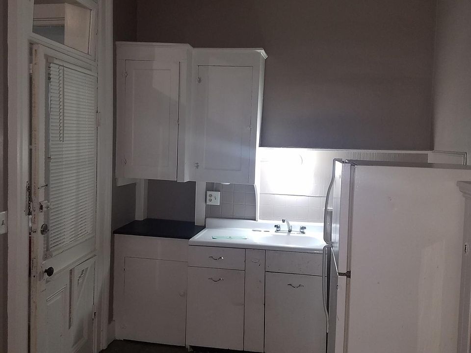 1st image of 515 W Washington St #4
