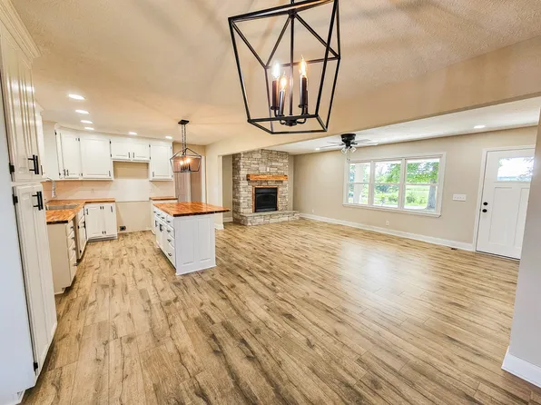 422 Bethlehem Church Rd, Shelbyville, TN 37160