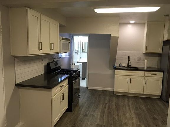 5th image of 832 Larch Ave