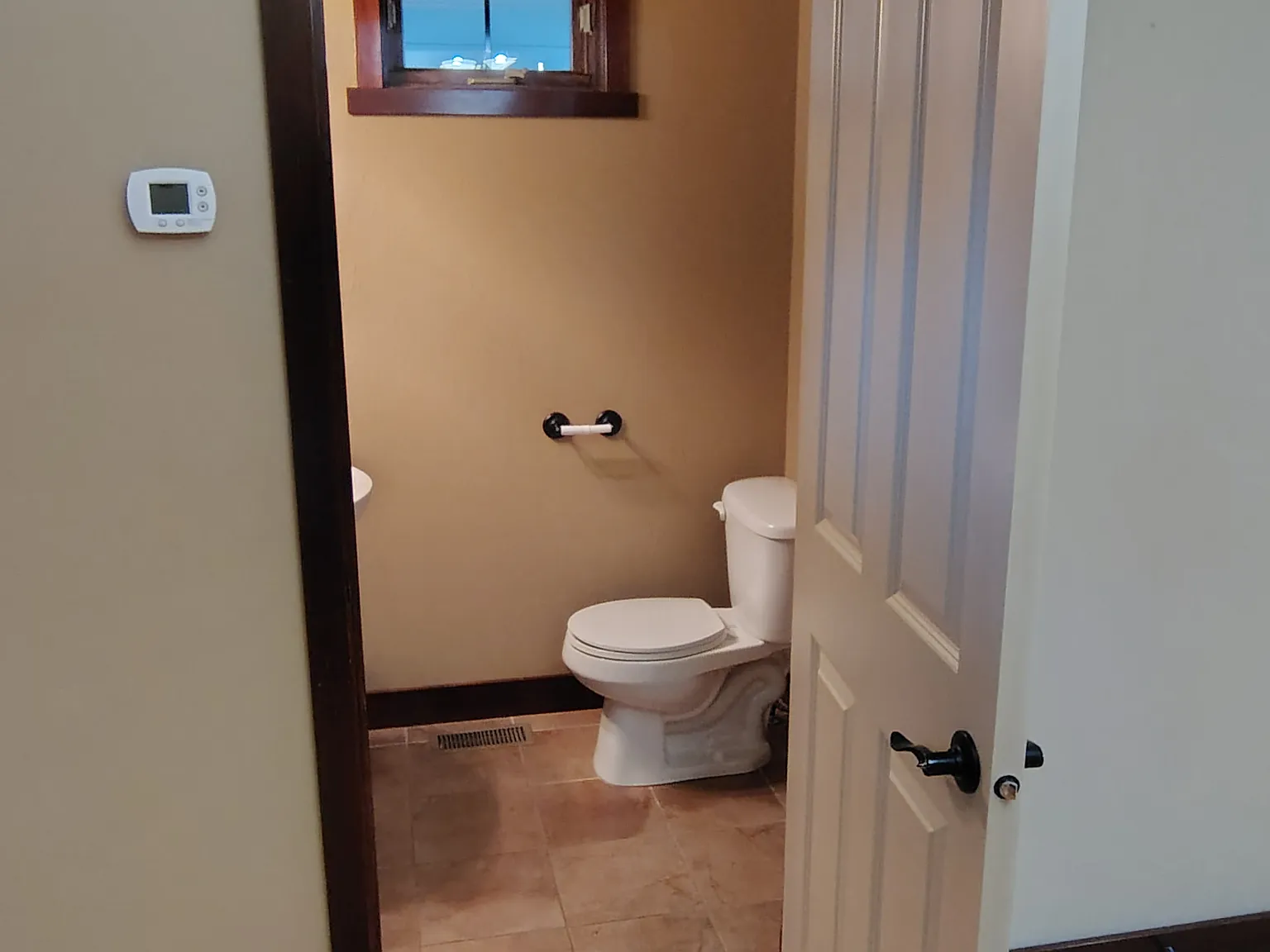 3 bed, 2.5 bath, 1700 sqft, $2,500 — Photo 4