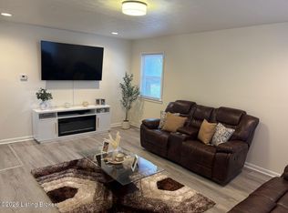 216 Russell Ave, Versailles, KY 40383