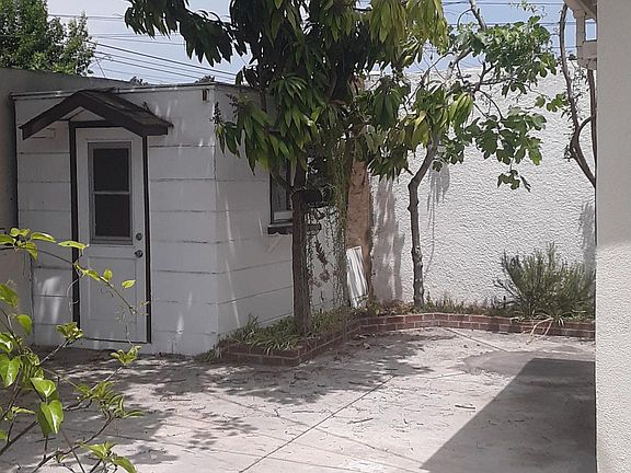 2nd image of 2511 Cedar Ave
