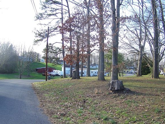 4th image of 3405 Poplar St