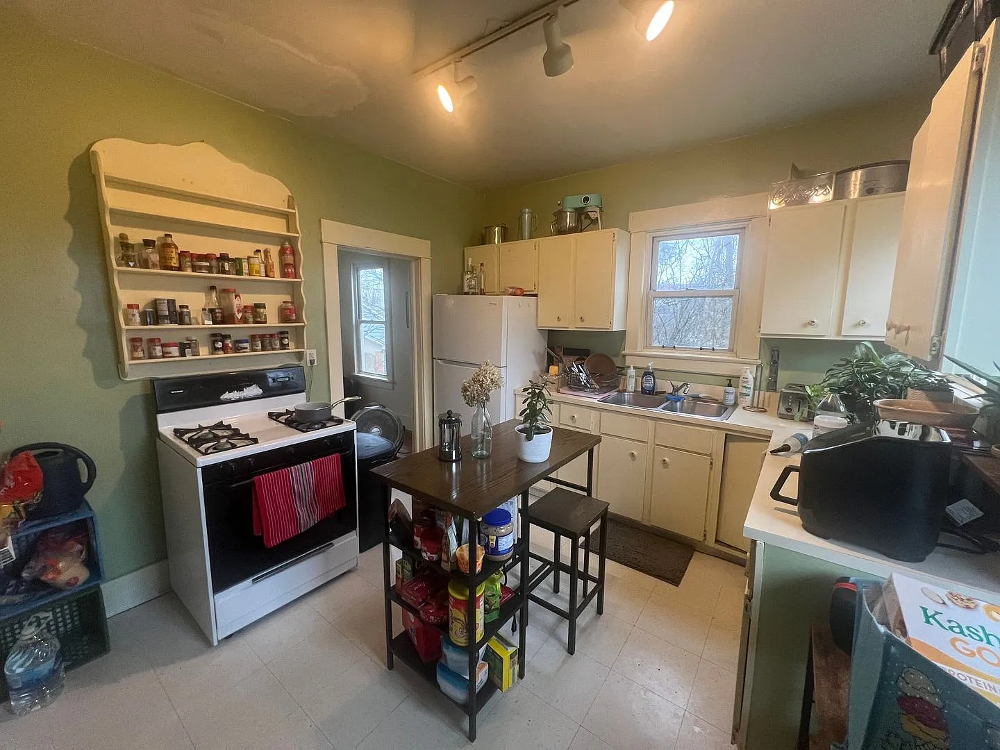 307 Raymond- College Rental — Photo 2
