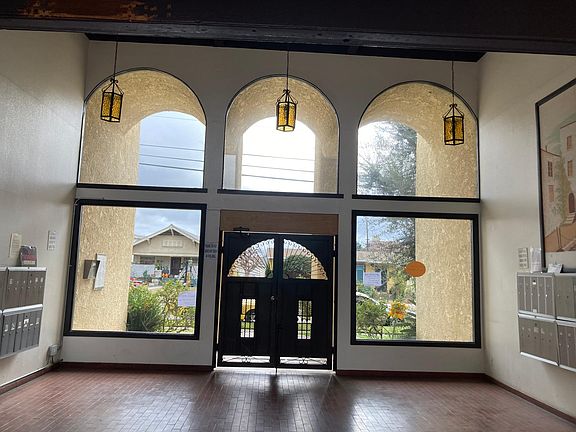 2nd image of 1315 Magnolia Ave #F7d988f1d