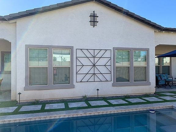 3rd image of 4121 S Emerald Dr