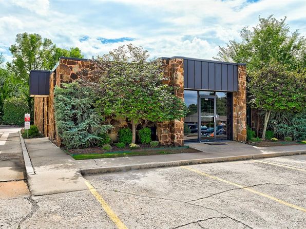 350 W Vandament Ave