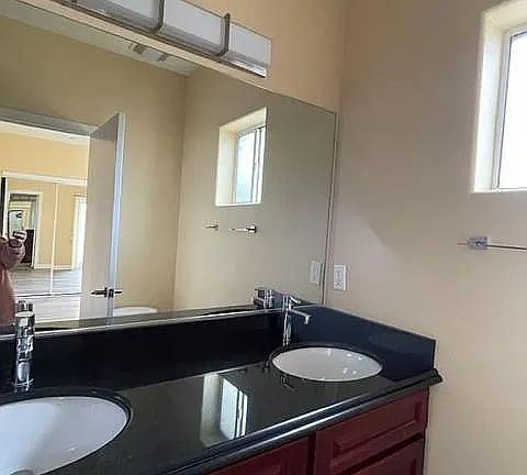 5th image of 422 S Lake St APT 111