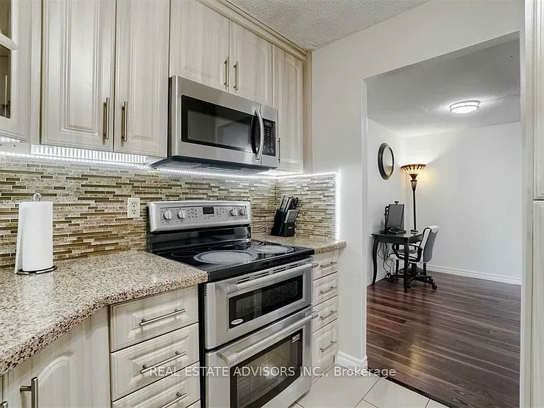 41 Markbrook Ln #1203 — Photo 7
