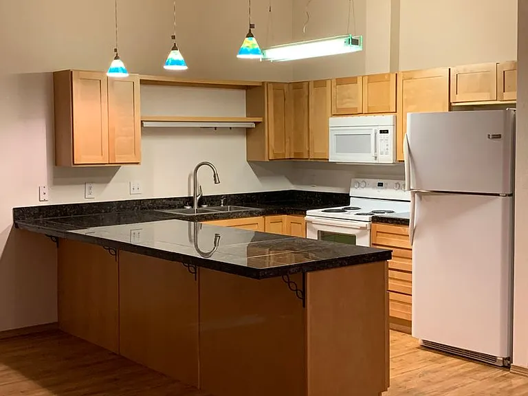 7621 Snow View Dr — Photo 1