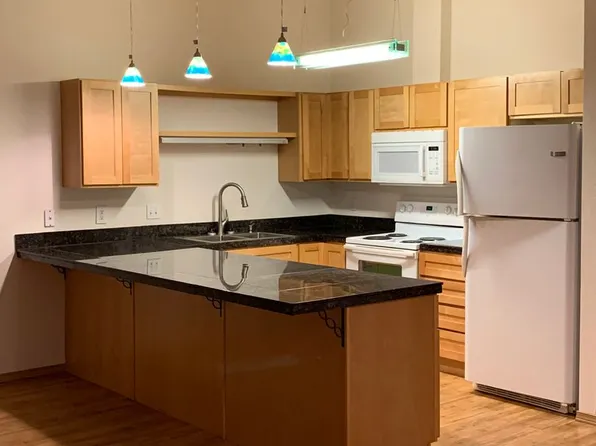 7621 Snow View Dr, Anchorage, AK 99507