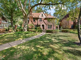 1350 Buckingham Rd, Grosse Pointe Park, MI 48230