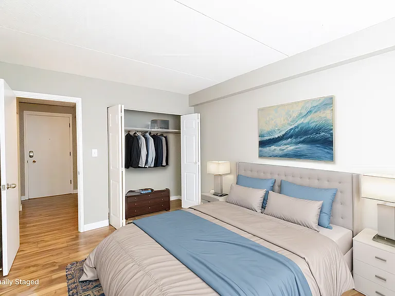 223 Victoria Dr — Photo 4