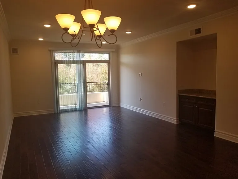 10951 Bloomfield St #Penthouse 1 — Photo 17