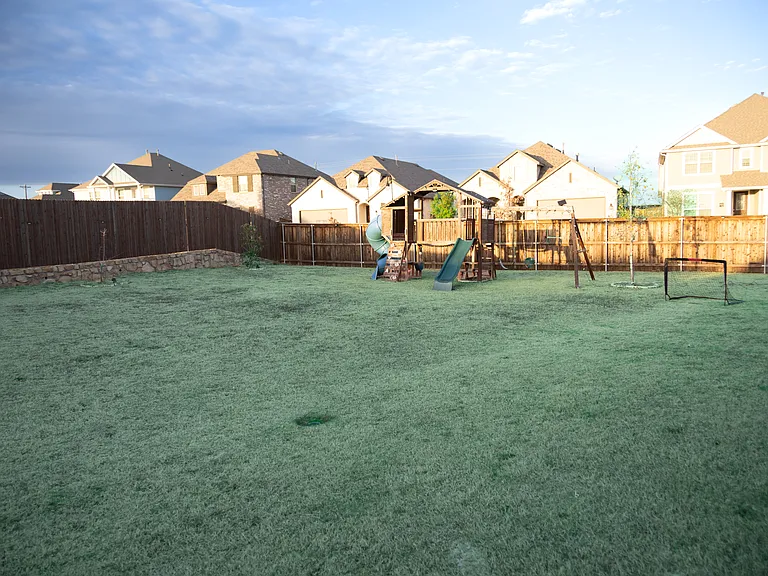 4147 Lagoon Pl — Photo 19