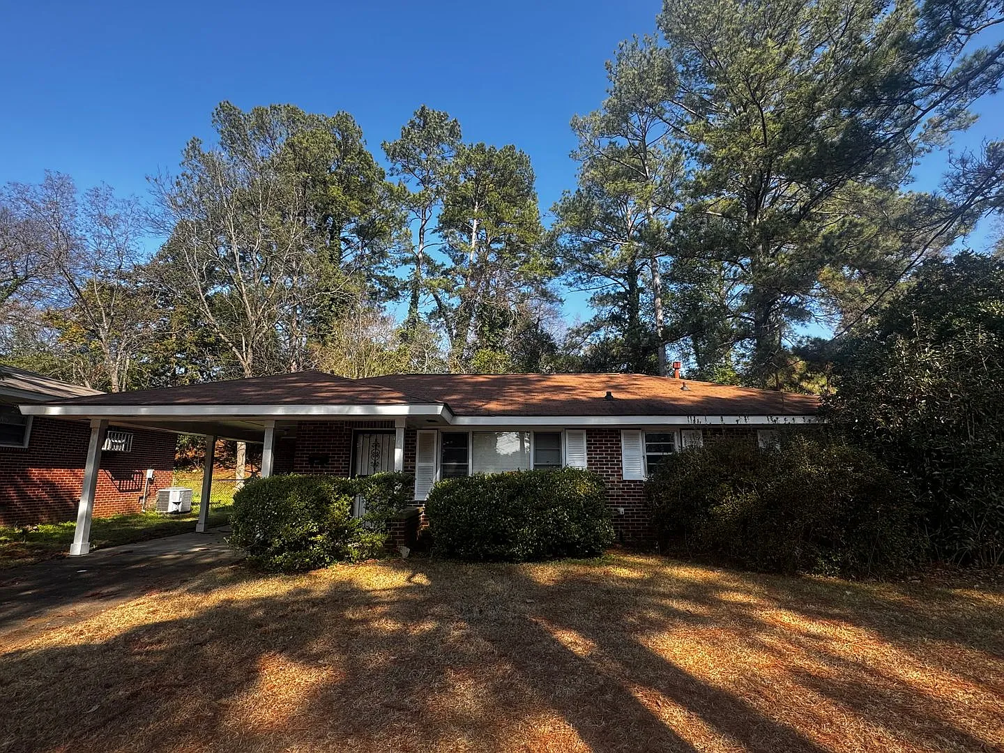 Home located on a quiet Cul-de-Sac — Photo 1
