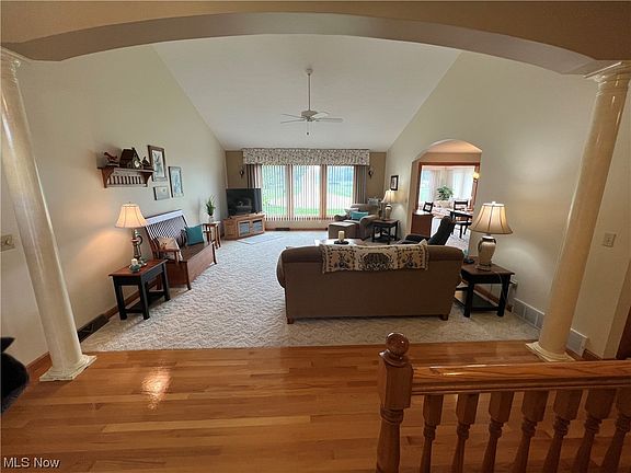 4th image of 570 Easy St NE