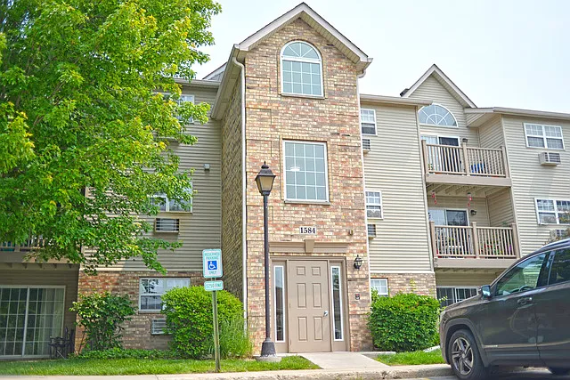 1584 W Crystal Rock Ct #2B — Photo 1