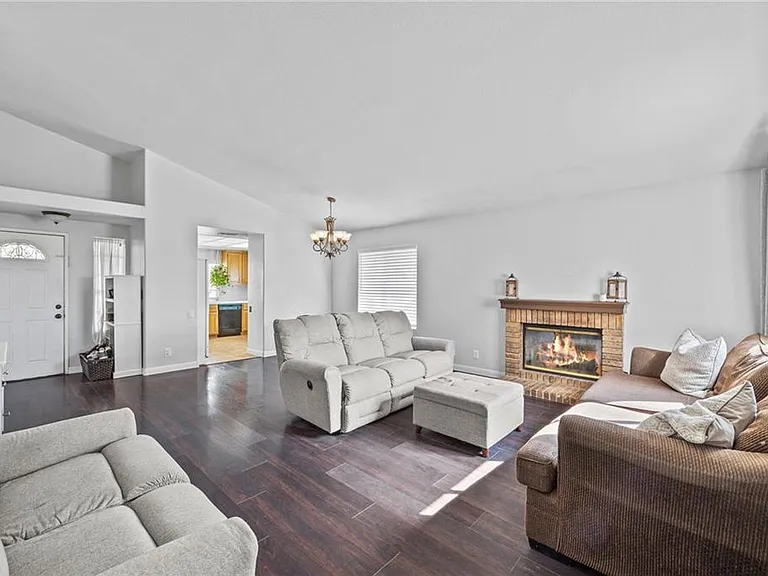 5594 Cedar Dr — Photo 3