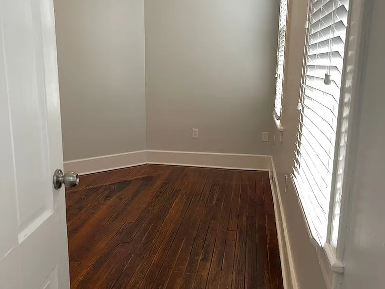 412 E Duffy St — Photo 28