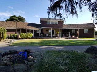 881 Bishop Rd, Sunnyside, WA 98944