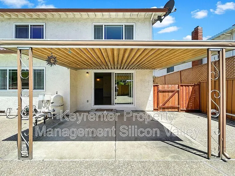 1293 Knollview Dr — Photo 12