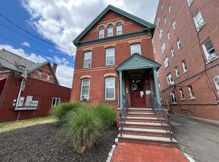 98 Howe St, New Haven, CT 06511