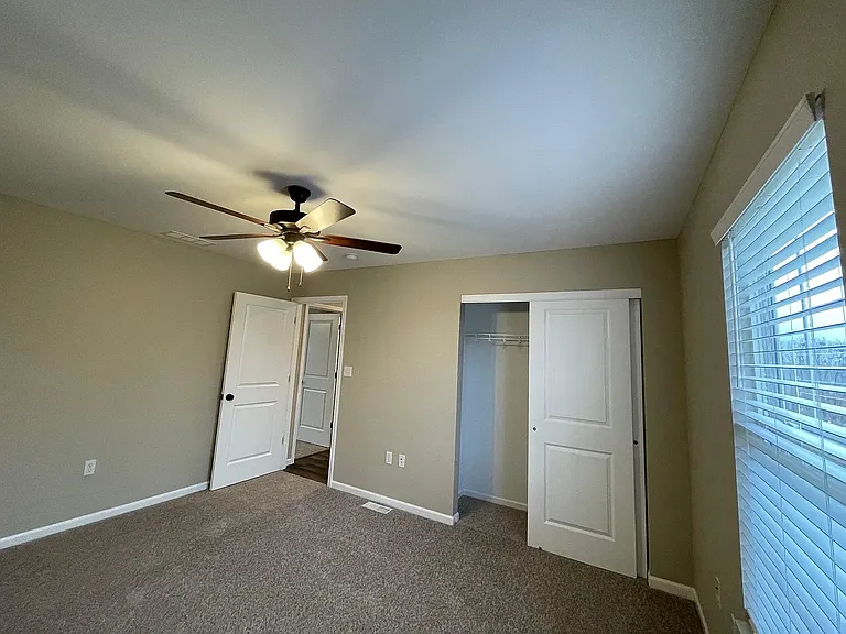 235 Bradford Ln — Photo 7