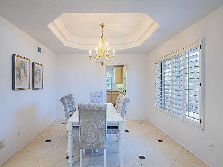 1651 Fox Springs Cir — Photo 5