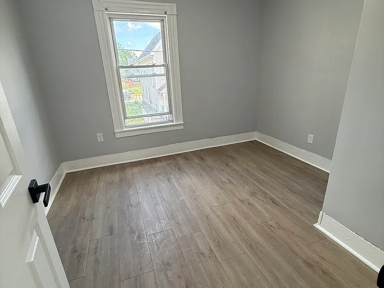 295 Lloyd St #2 — Photo 5