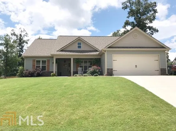 112 Fuller Ct, Grantville, GA 30220