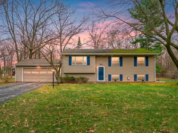 9403 Organdy St, Portage, MI 49002