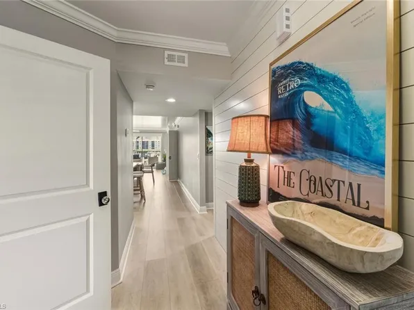 9103 Vanderbilt Dr Building 2, Naples, FL 34108