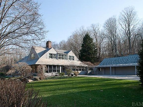 2nd image of 252 Bedford Banksville Rd