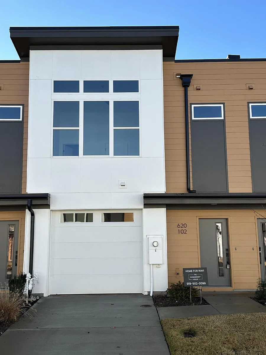 Building Photo - 621 Walnut Heights Dr #102