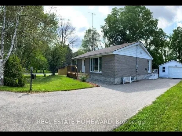 184 Avenue Rd, Newmarket, ON L3Y 1N6