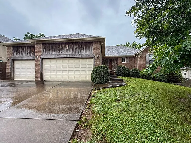 1082 Daisy Falls Dr — Photo 1