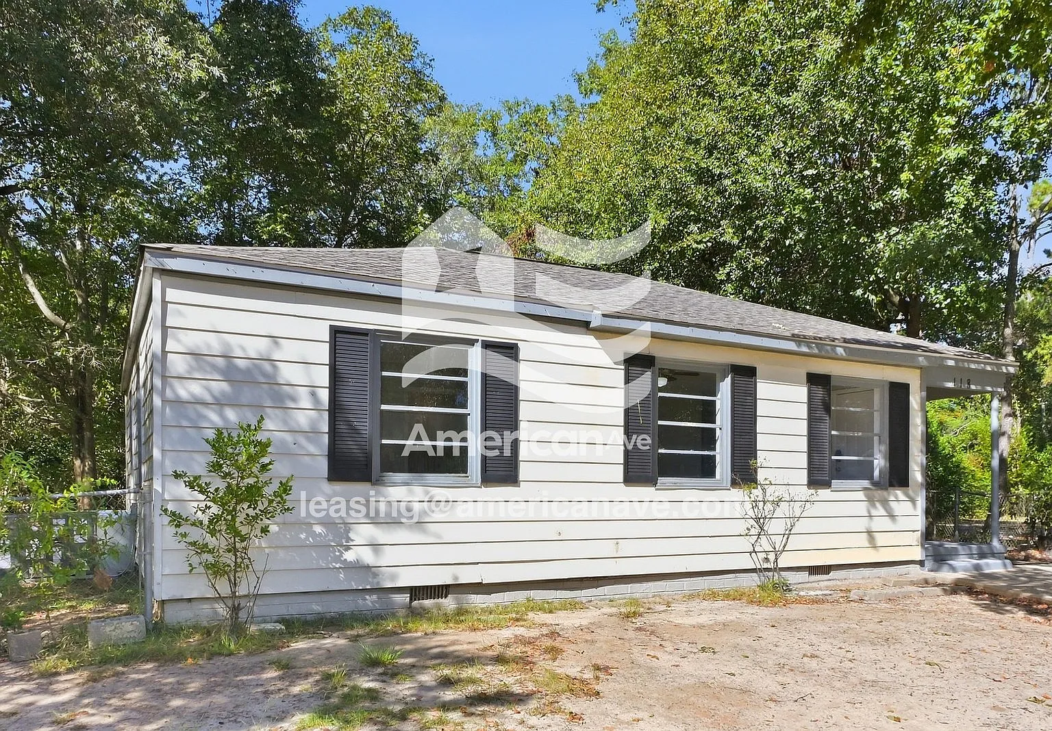 3 bed, 2.0 bath, 995 sqft, $997 — Photo 2