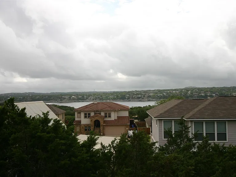 332 Southwind Rd — Photo 3
