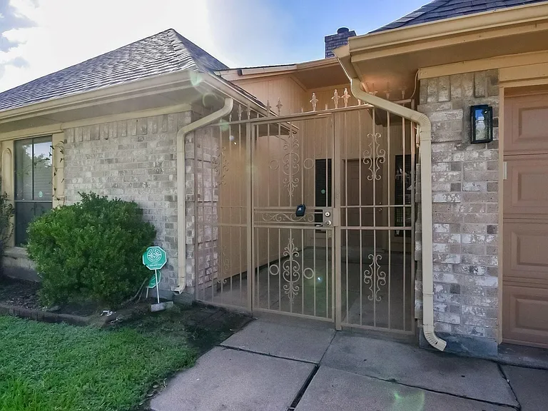 14418 Royal Hill Dr — Photo 2