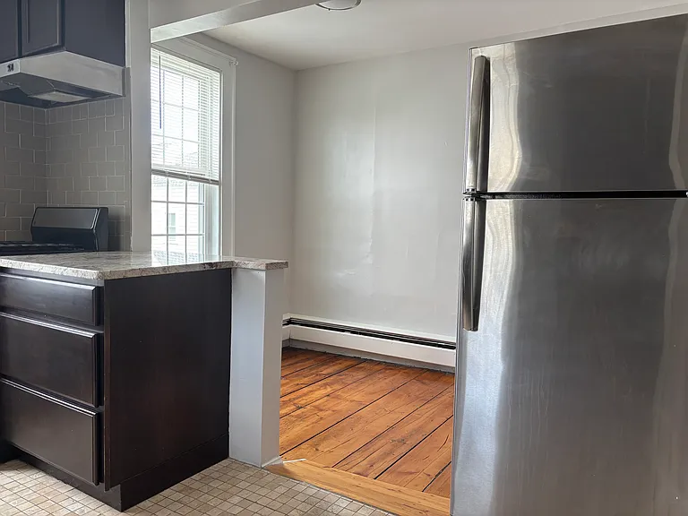 36 Market St #4 — Photo 4