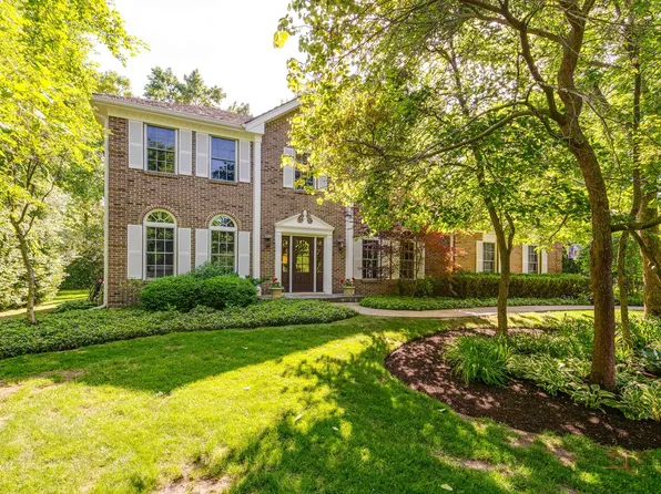 2145 Kenton Ln, Libertyville, IL 60048