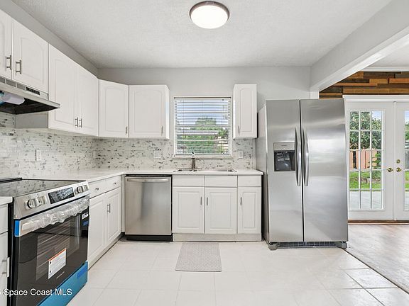 2nd image of 2318 Scenic Dr