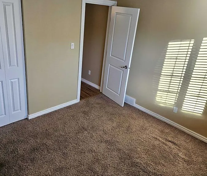 2160 McIntyre St #4 — Photo 7