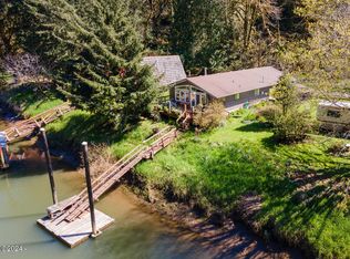 555 E Aldersprings Rd, Waldport, OR 97394